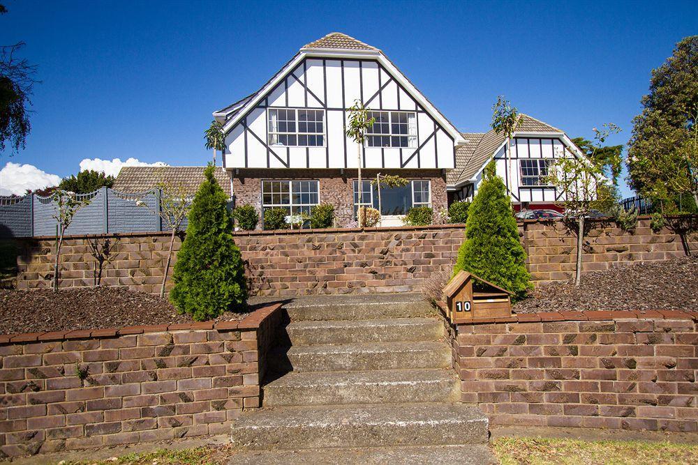 Tudor Manor Bed & Breakfast Paraparaumu Exterior foto