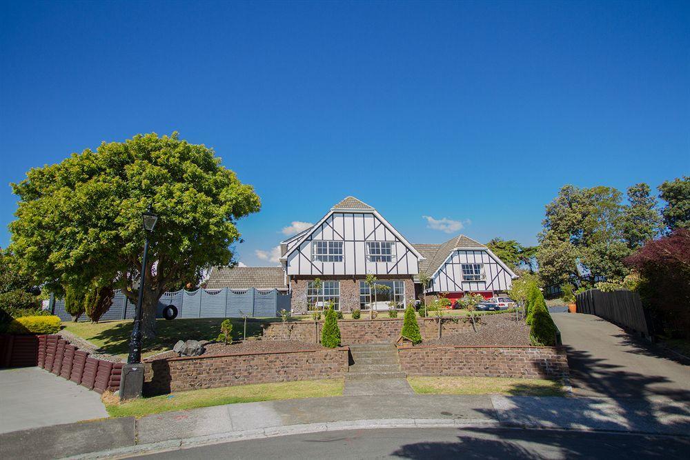 Tudor Manor Bed & Breakfast Paraparaumu Exterior foto